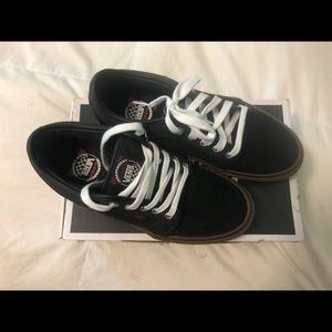 NEW in box Vans Chukka Low men’s 8